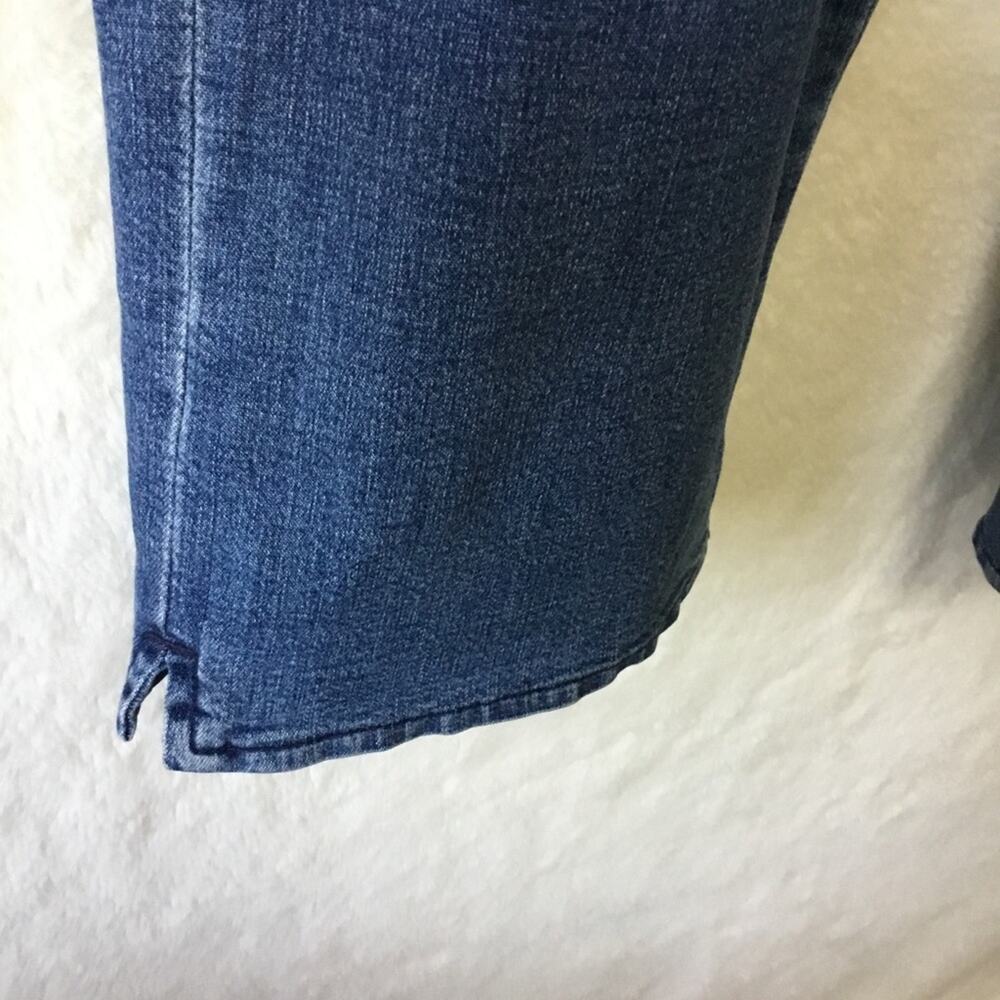 Iceberg Blue Capri Jeans - Picture 4 of 10